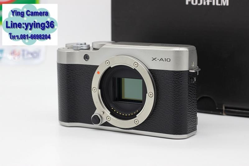 ขาย Fuji X-A10 + Lens 16-50mm.(Silverสีเงิน ) อดีตประกันศูนย์ สภาพสวย มีรอยการใช้งานนิดหน่อย เมนูไทย จอติดฟิล์มแล้ว อุปกรณ์ครบกล่อง